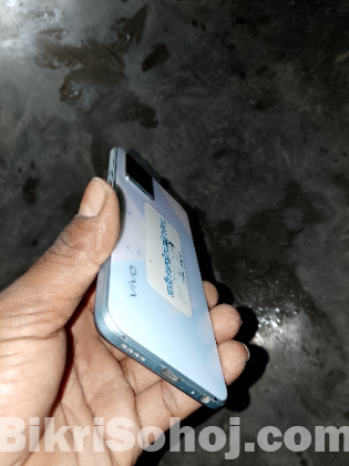 Vivo y21